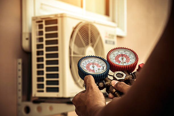 Professional Hvac technician working in Hunter, OH